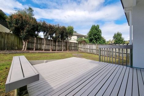 Photo of property in 27 Calypso Way, Unsworth Heights, Auckland, 0632