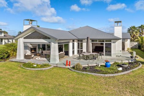 Photo of property in 89 Barbados Way, One Tree Point, 0118