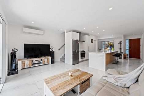 Photo of property in 53 Glidepath Road, Hobsonville, Auckland, 0616