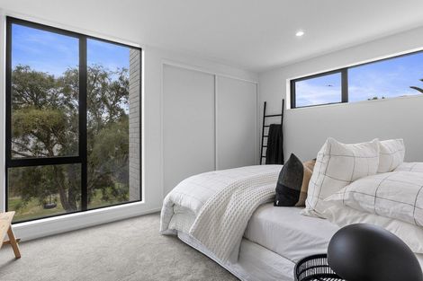 Photo of property in 2/93 Hills Road, Edgeware, Christchurch, 8013