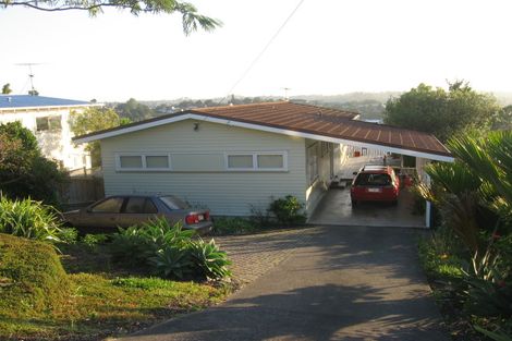 Photo of property in 2/60 Chivalry Road, Glenfield, Auckland, 0629