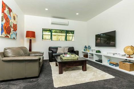 Photo of property in 33a Galaxy Drive, Mairangi Bay, Auckland, 0630