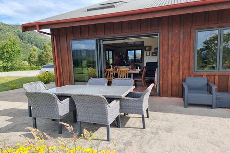 Photo of property in 72 Hotham Street, Murchison, 7007