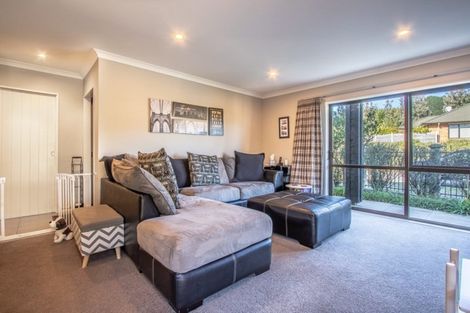 Photo of property in 17 Bluewater Place, Paraparaumu, 5032