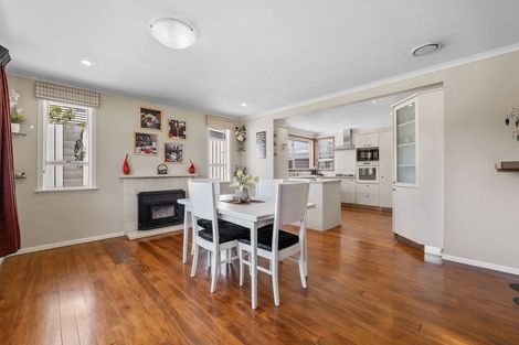 Photo of property in 74 Awanui Street, Merrilands, New Plymouth, 4312