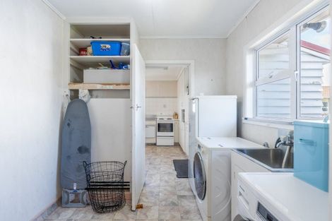 Photo of property in 4 Turakina Street, Merrilands, New Plymouth, 4312