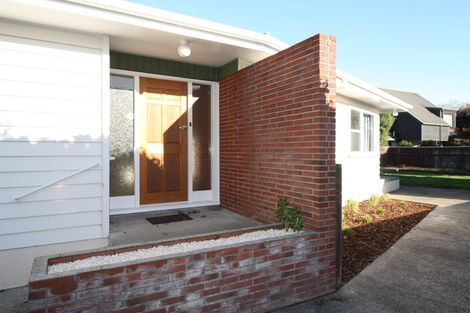 Photo of property in 43 Elmira Avenue, Hokowhitu, Palmerston North, 4410