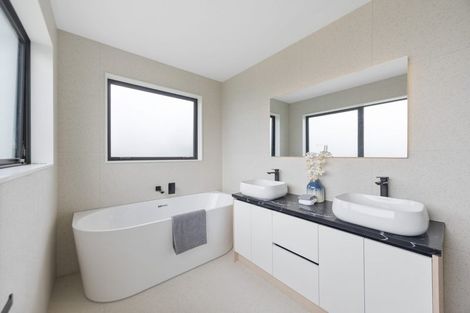 Photo of property in 2f Hughs Way, Flat Bush, Auckland, 2019