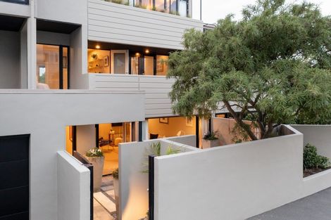 Photo of property in Highwic, 3/32 Hobson Street, Thorndon, Wellington, 6011