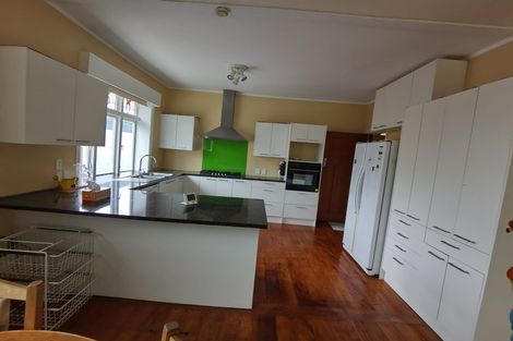 Photo of property in 104 Parkvale Road, Karori, Wellington, 6012