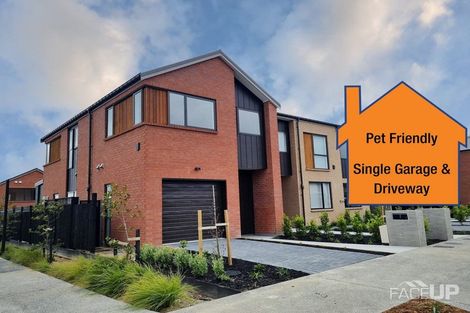 Photo of property in 2 Oma Hoiho Place, Westgate, Auckland, 0614