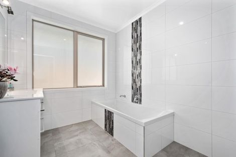 Photo of property in 111 Penetaka Heights, Pyes Pa, Tauranga, 3112