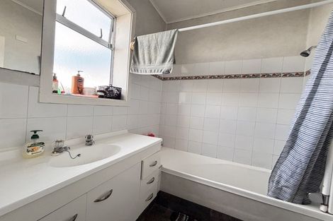 Photo of property in 156 Peverel Street, Riccarton, Christchurch, 8041