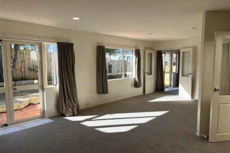 Photo of property in 2/16a Onepoto Road, Hauraki, Auckland, 0622