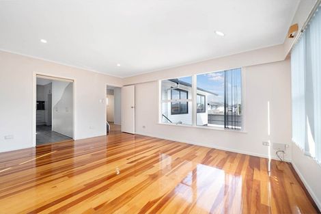 Photo of property in 17 Kohinoor Avenue, Mangere, Auckland, 2022