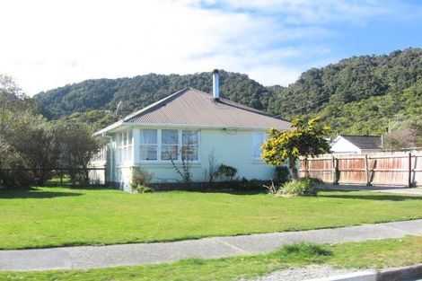 Photo of property in 3 Barkley Place, Cobden, Greymouth, 7802