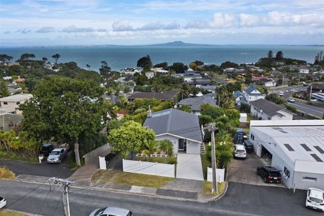 Photo of property in 1/3 Auld Street, Torbay, Auckland, 0630