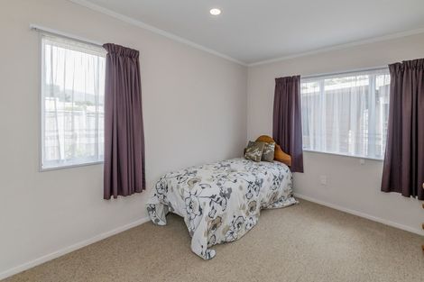 Photo of property in 23 Tobys Way, Waikanae Beach, Waikanae, 5036