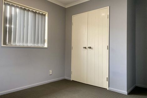 Photo of property in 10 Millcroft Lane, Ranui, Auckland, 0612