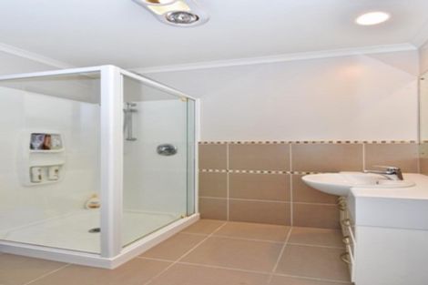 Photo of property in 13 Savona Drive, Flat Bush, Auckland, 2016