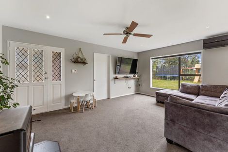 Photo of property in 21 Coates Place, Rangiora, 7400
