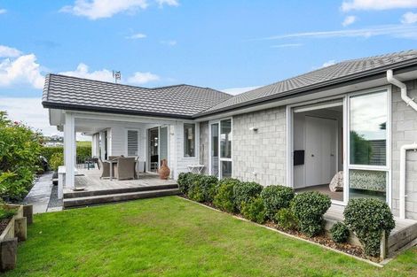 Photo of property in 16 Discovery Drive, Gulf Harbour, Whangaparaoa, 0930