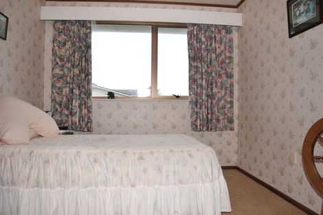 Photo of property in 17 Milford Street, Heidelberg, Invercargill, 9812