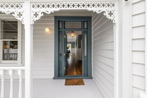 Photo of property in 114 Victoria Street, Cambridge, 3434