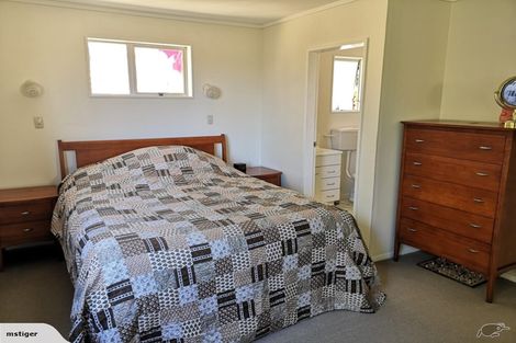 Photo of property in 10 Jasons Place, Churton Park, Wellington, 6037