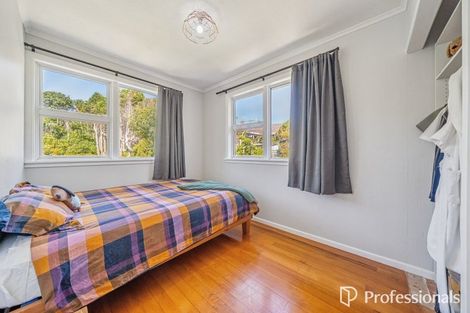 Photo of property in 13 Stratton Street, Normandale, Lower Hutt, 5010