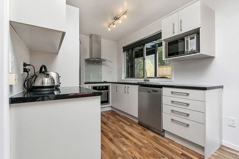 Photo of property in 47 Vandeleur Avenue, Birkdale, Auckland, 0626