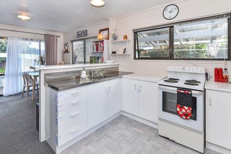 Photo of property in 2/17 Leaming Place, Clarks Beach, 2122