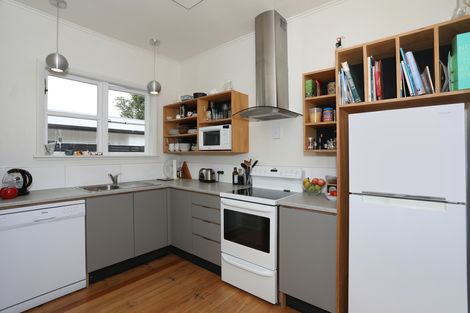 Photo of property in 31 Ihle Street, Terrace End, Palmerston North, 4410