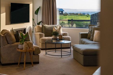 Photo of property in 2 Seven Oaks Drive, Kinloch, Taupo, 3377