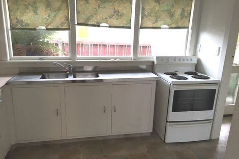 Photo of property in 33 Denniston Crescent, Redwood, Christchurch, 8051