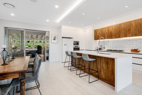 Photo of property in 140 Arran Point Parade, Orewa, 0931