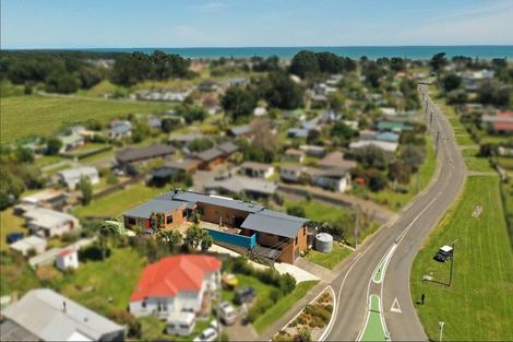 Photo of property in 571 Waitarere Beach Road, Waitarere Beach, Levin, 5510