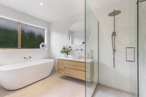 Photo of property in 20 Surville Place, Mairangi Bay, Auckland, 0630