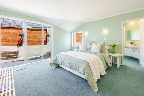 Photo of property in 15 Kavanagh Road, Hospital Hill, Napier, 4110