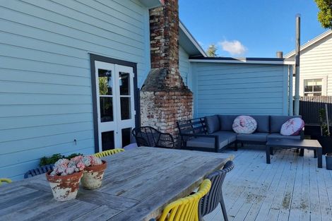 Photo of property in 14 Grey Street, Martinborough, 5711