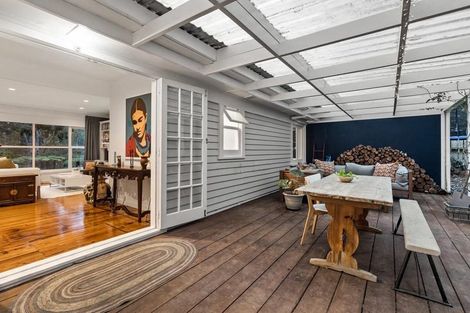 Photo of property in 8 Sylvan Valley Avenue, Titirangi, Auckland, 0604