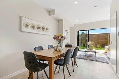 Photo of property in 13/200 Sunnynook Road, Totara Vale, Auckland, 0627