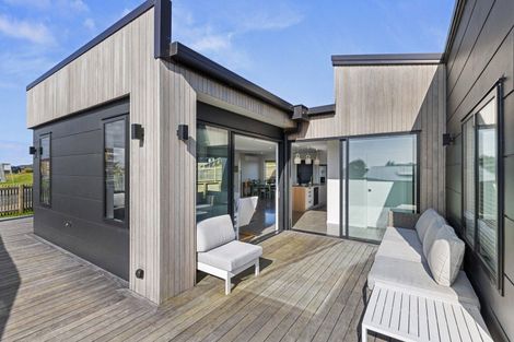 Photo of property in 4 Omahina Street, Raglan, 3225