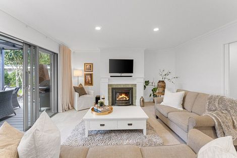 Photo of property in 10f Tupare Place, Highlands Park, New Plymouth, 4312