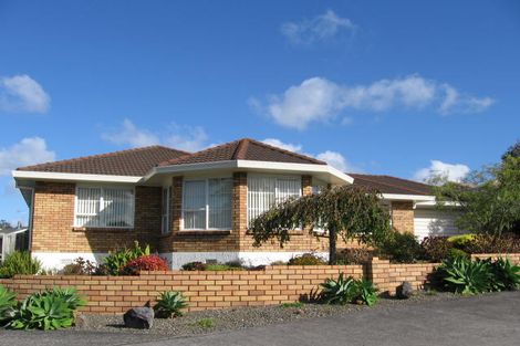 Photo of property in 69 Unsworth Drive, Unsworth Heights, Auckland, 0632