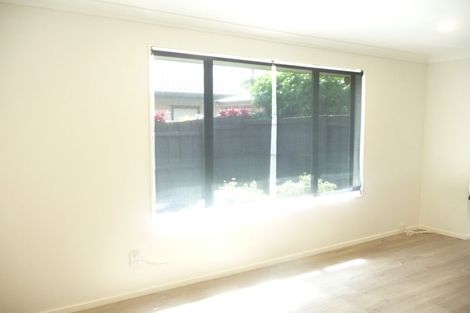 Photo of property in 1/55 Whitford Road, Botany Downs, Auckland, 2014