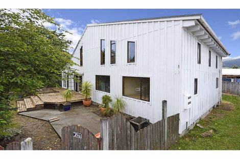 Photo of property in 13 Woodland Place, Richmond, 7020