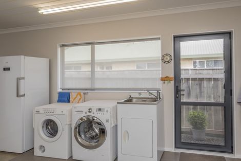 Photo of property in 63a Winchester Street, Levin, 5510