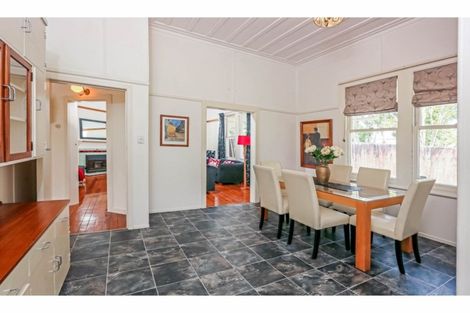 Photo of property in 17 Awaroa Road, Sunnyvale, Auckland, 0612