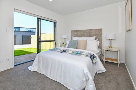 Photo of property in 11 Poutawa Lane, Clarks Beach, 2122